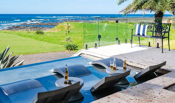 Luxury beachfront pool at Quinta Cielo Azul